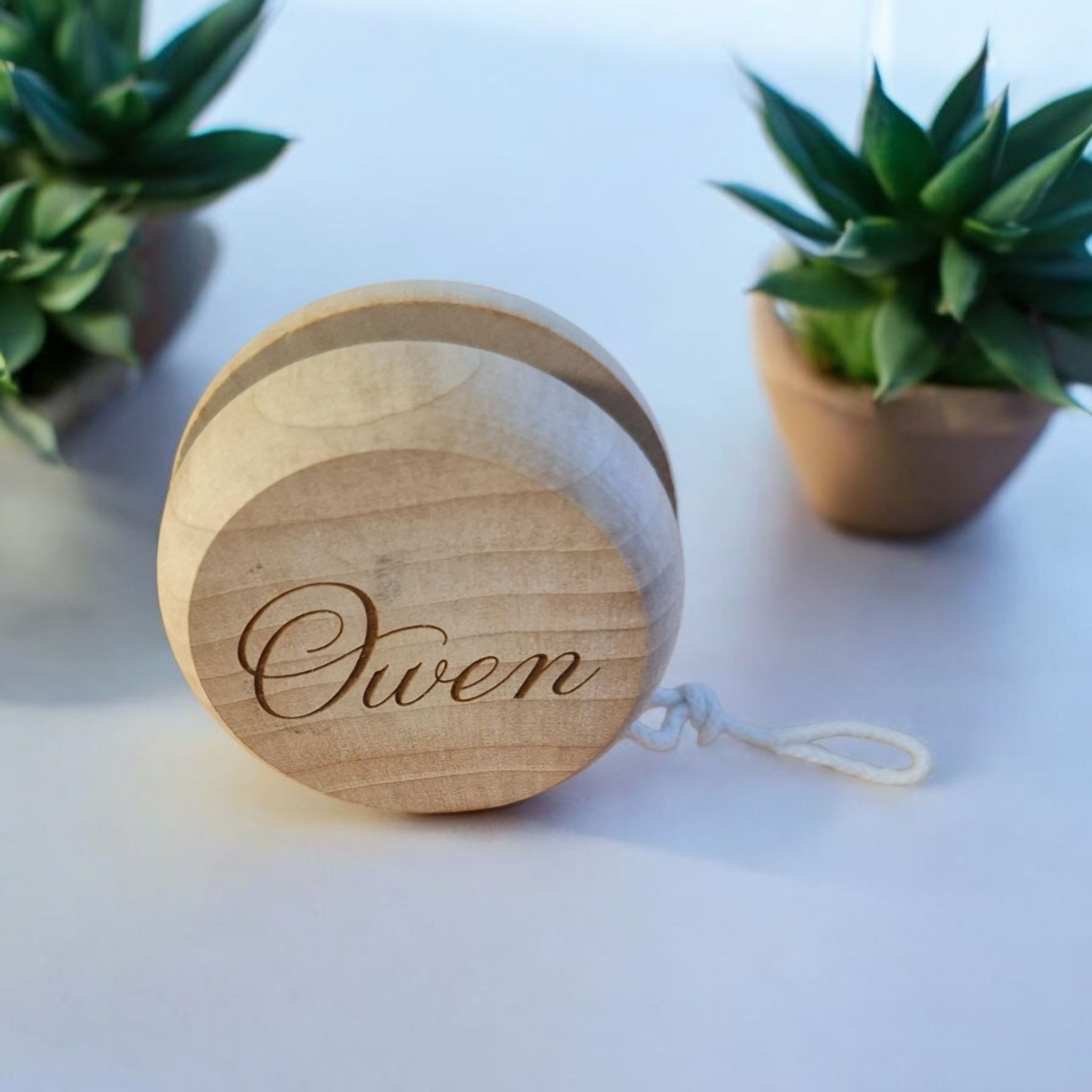 Yoyo en bois personnalisé – Gravure prénom & illustration